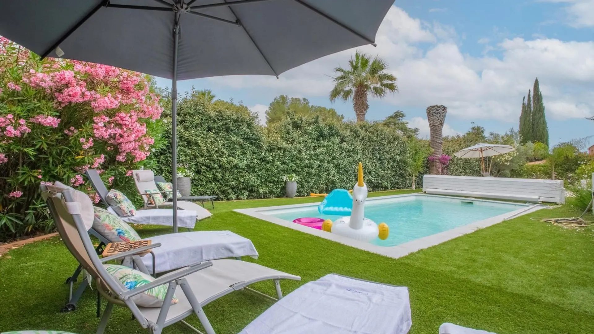 Villa Osher Saint-Raphael  France