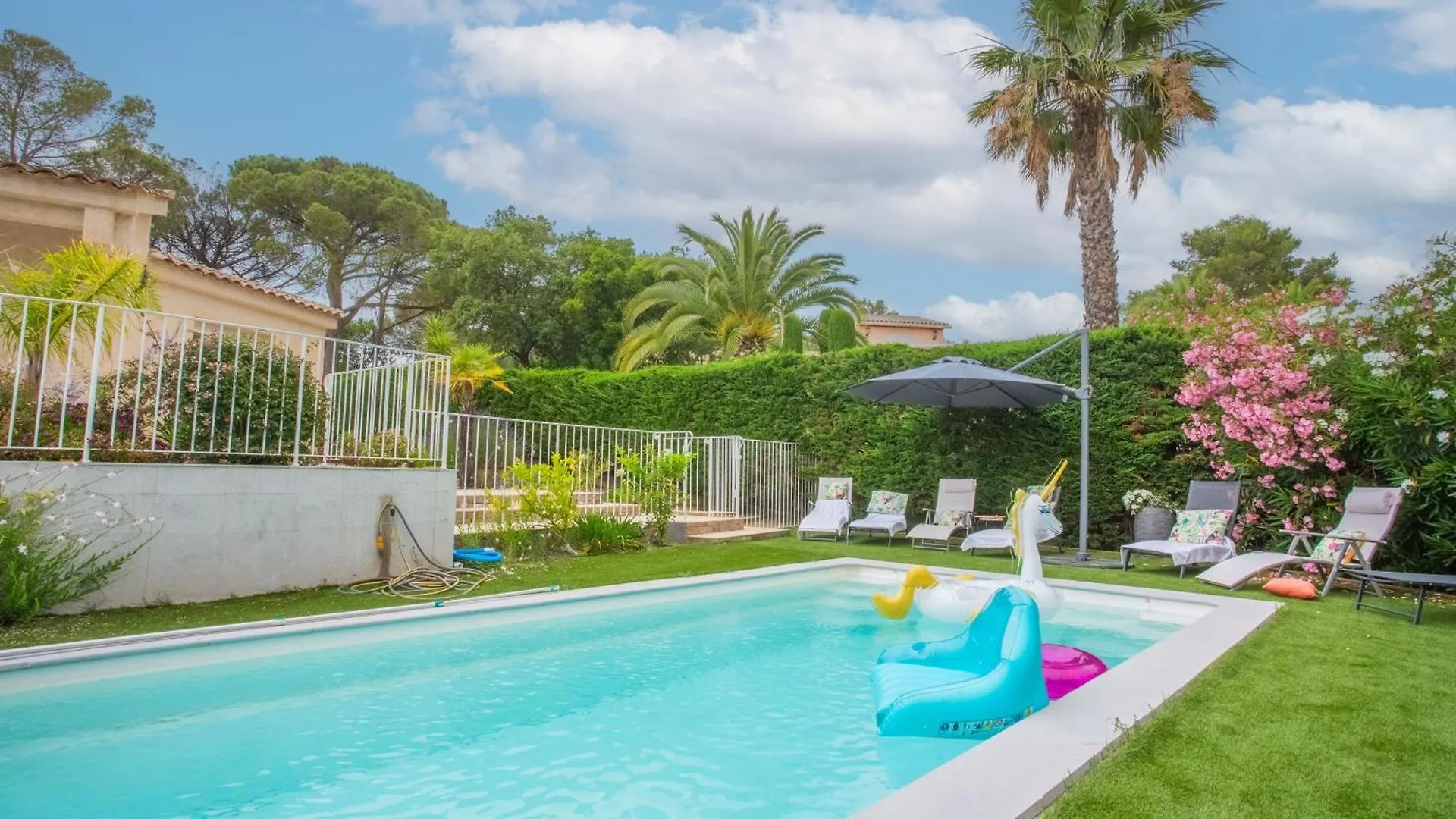 Villa Osher Saint-Raphael  Holiday home