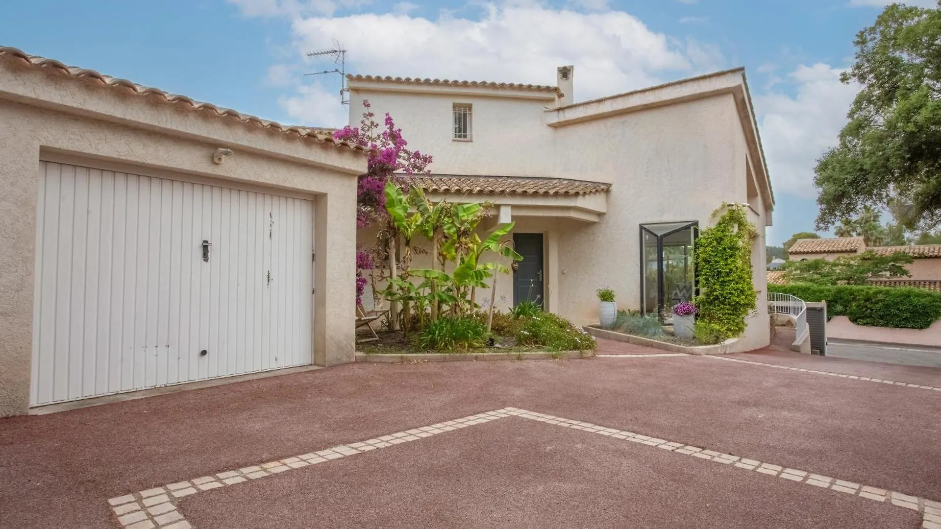 Villa Osher Saint-Raphael  0*, Saint-Raphael (Var) France